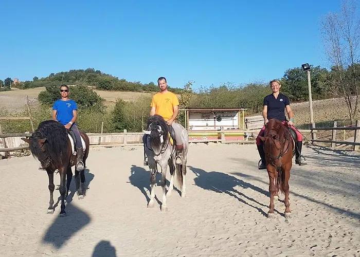La Dei Cavalieri בית הארחה